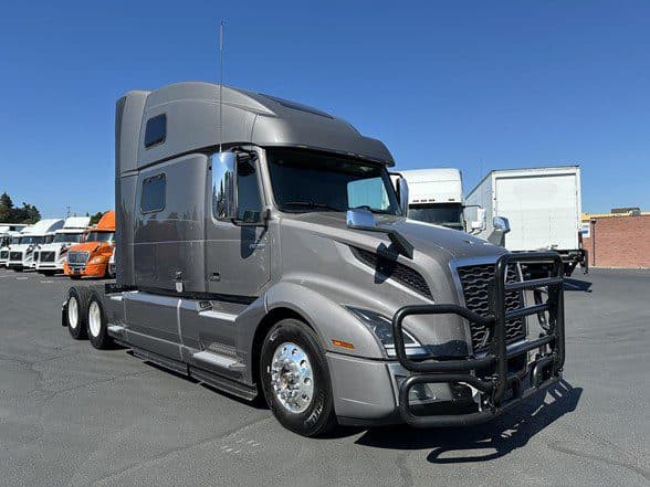 Photo of 2020 VOLVO VNL64T860 UP10984C