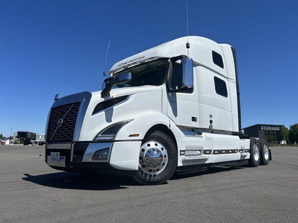 Photo of 2024 VOLVO VNL64T860 US3995