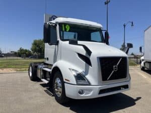 2019 VOLVO VNR42T300 UD3410L
