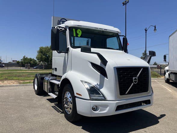 Photo of 2019 VOLVO VNR42T300 UD3410L